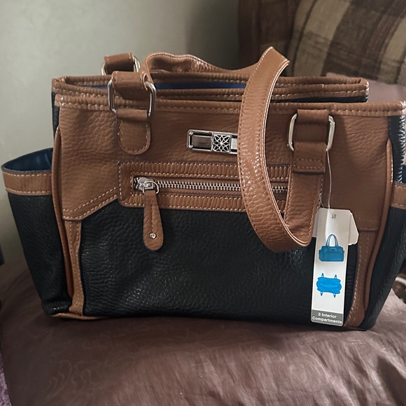 Handbags - Elegant Black and Tan Handbag